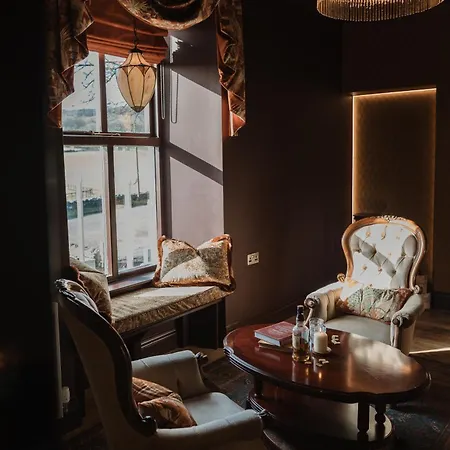 Old Grammar 3* Cartmel