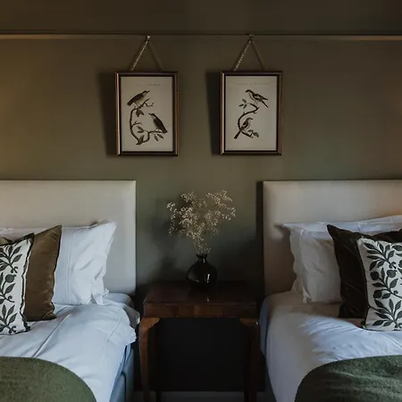 Отель Old Grammar Картмел