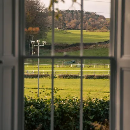 Old Grammar 3* Cartmel